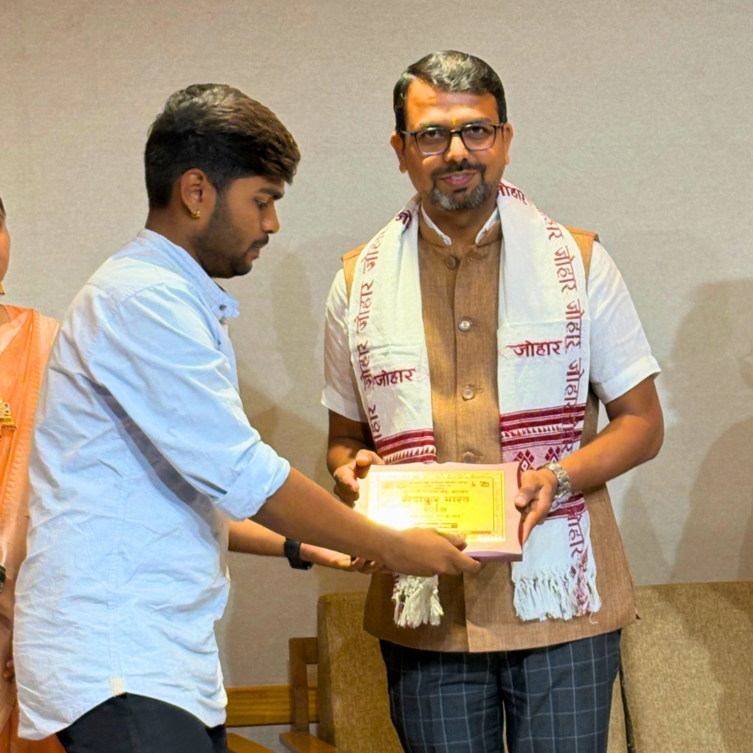 13-Year-Old Girl Donates Hair for Cancer Patients — A Heartwarming Gesture Supported by Happy Kids Foundation<br />
